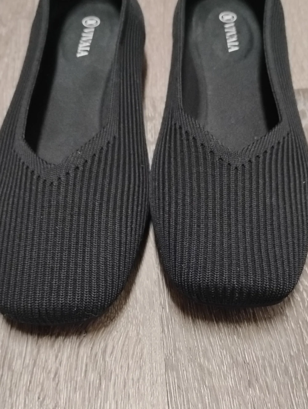 Vivaia Margot 2.0 Square Toe V Cut Flat Shoes
